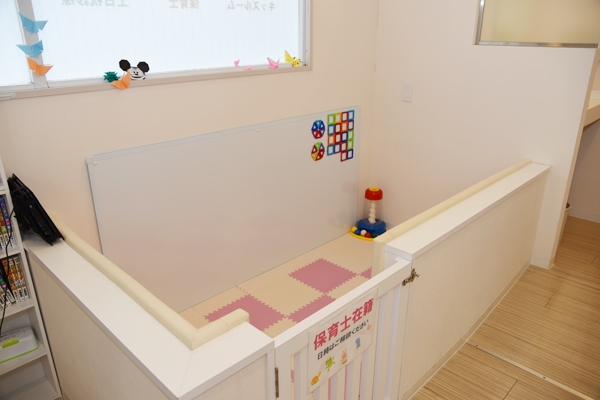 キッズルーム完備、保育士在籍で小さい子どもと一緒でも安心 172883 ma 3 1446107769