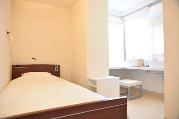 入院は全個室。和室などデザインにもこだわった8種類の部屋から選べる 33703 ma 3 1432200655