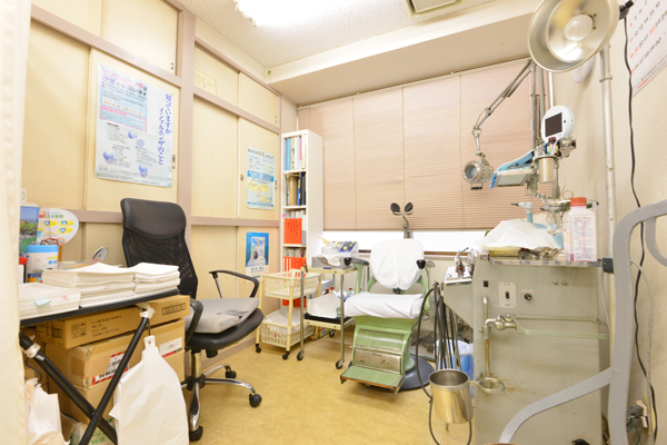 地元のかかりつけ医として幅広く診療を行う 3