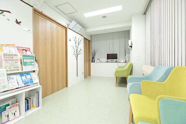 医師を含め、スタッフ全員で対応の体制を整えている 3