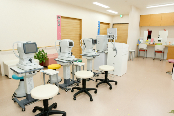 機器も完備されており、幅広い検査から特定していく 3