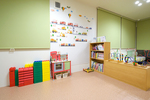 くぼたこどもアレルギークリニック 春日市 キッズスペース、子ども用トイレ、おむつ交換台、授乳室を完備