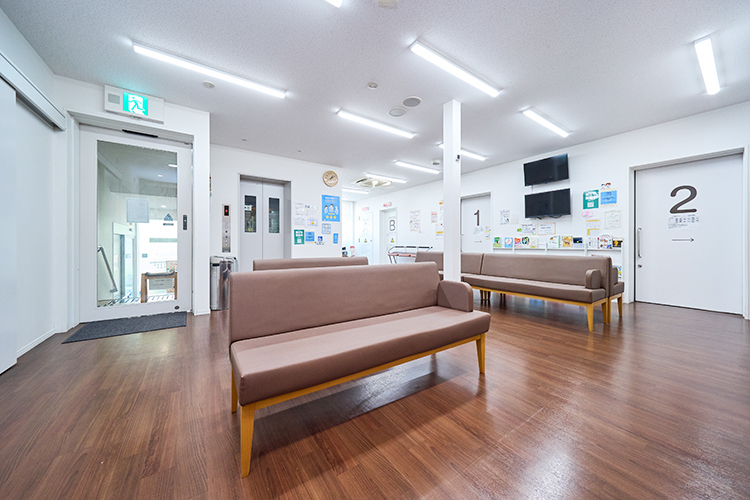 かず整形外科クリニック 横浜市港南区 患者とのコミュニケーションを大切にして信頼関係を築く同院