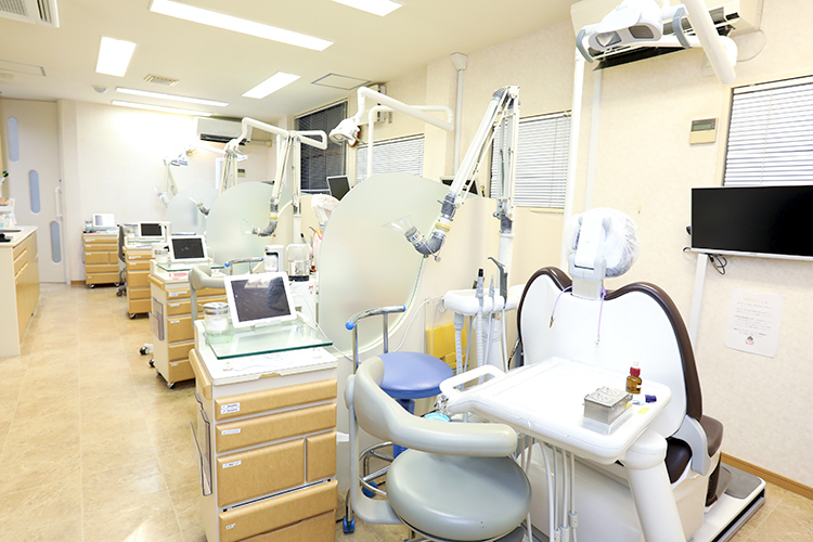 大沢歯科医院 瀬戸市 チェアも多く設置している
