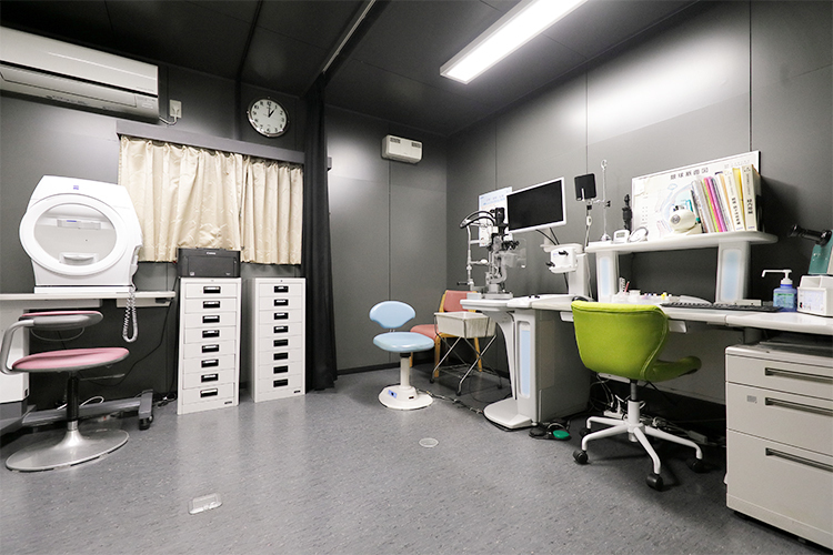 咲山眼科 堺市東区 OCT完備で、患者一人ひとりを丁寧に診察してくれる