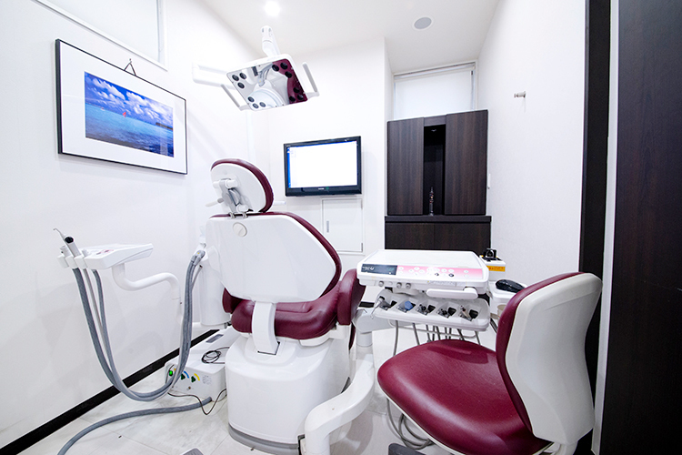 アクリアデンタルクリニック 多摩市 靴を履いたまま診察を受けることができる