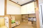 はるき小児・矯正・歯科 明石市 絵本やぬいぐるみなど、子どものためのスペース