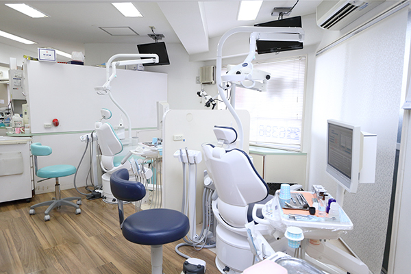 伊藤歯科クリニック 大阪市淀川区 清潔感のある診療スペース