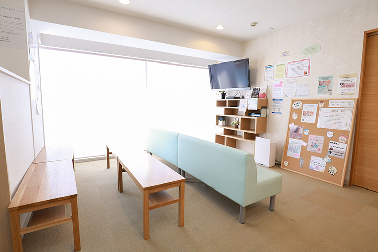 代官山パークサイドクリニック 渋谷区 自然光が差し込みアットホームな雰囲気の院内