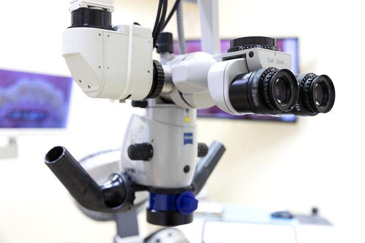 つきおか歯科医院 練馬区 マイクロスコープやCT、レントゲンなどを用いた治療を提供