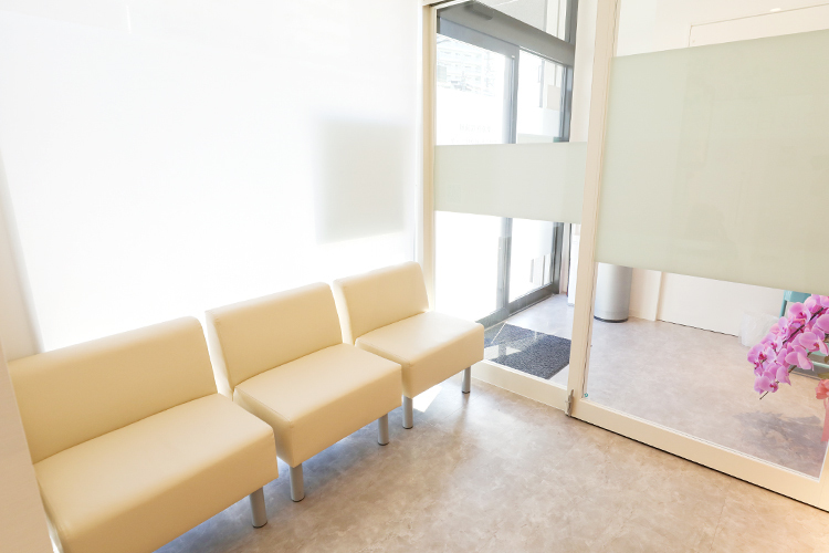 のばら内科クリニック 品川区 上質な空間でリラックスできる院内