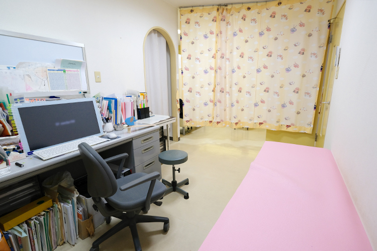 よしおかこどもクリニック 京都市西京区 新生児から中学生まで幅広い年齢層に対応している