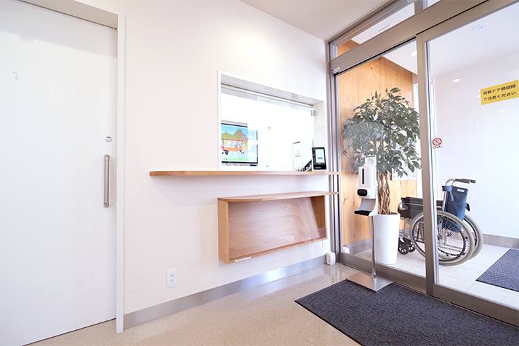 一木皮フ科 福岡市博多区 受付ではスタッフが温かく迎えてくれる