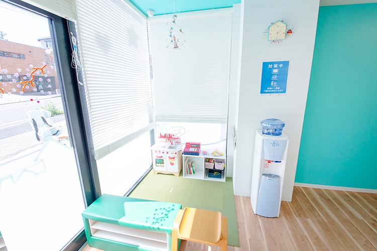 たまプラーザファミリー歯科 横浜市青葉区 小さい子ども連れにも配慮し、キッズスペースを設けている