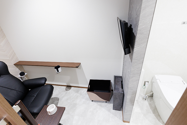 スカイメディカルクリニック 高松市 大腸内視鏡検査では、トイレつきの前処置室が利用できる