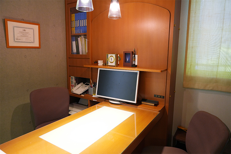吉江歯科医院 川崎市高津区 落ち着いた雰囲気のカウンセリングルーム