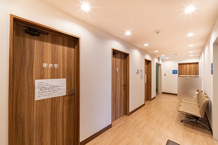 浜野胃腸科外科医院 八千代市 清潔な院内には更衣室も完備