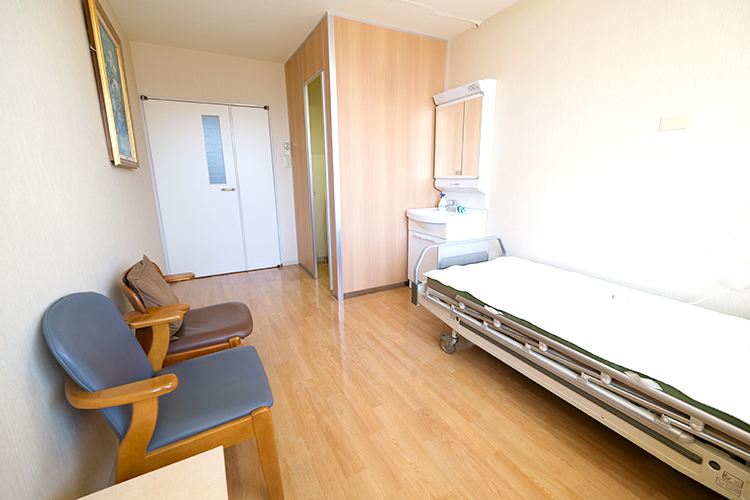 深谷胃腸科外科 豊明市 トイレ付きの大腸内視鏡検査の前処置を行う個室がある