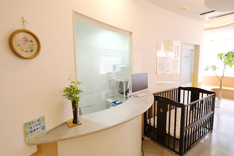 まつざき小児科 宇治市 育児の相談にも耳を傾け、子育てのサポートも行う