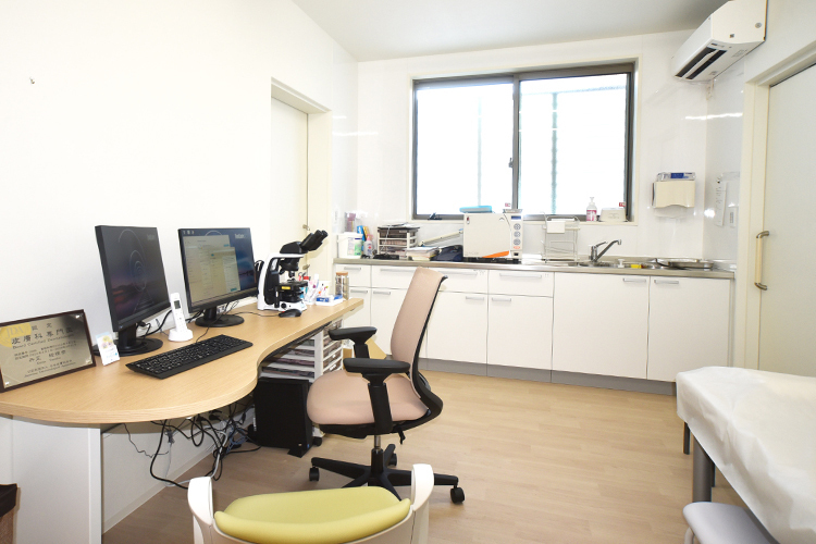 たんしょう内科腎臓内科皮膚科クリニック 奈良市 個室化された診察室では周囲に気兼ねなく診察を受けられる