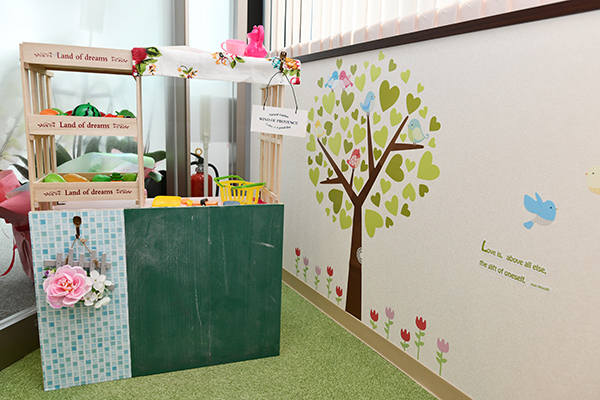 RERA DENTAL CLINIC 流山市 子どもが遊びながら過ごせるキッズスペースも配置