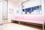 東松山いいはなファミリー歯科 東松山市 清潔感漂う院内。ゆったりとした雰囲気が心を癒やす