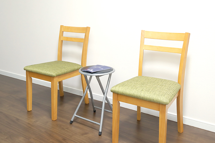 ノビリタス・メディカルクリニック 堺市西区 患者が落ち着いた気持ちで通えるような雰囲気の院内