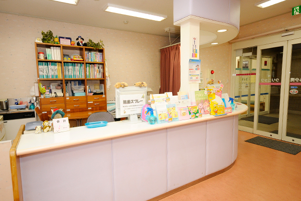 ちはら小児クリニック 横浜市緑区 受付スタッフもいつも明るく対応してくれる