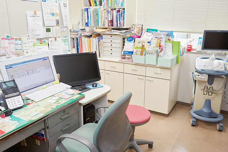 林診療所 大阪市平野区 幅広い患者層が医院を訪れる