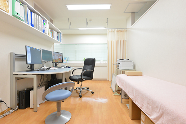 虎溪医院 草加市 診療室はすべて個室スペースになっておりプライバシーに配慮