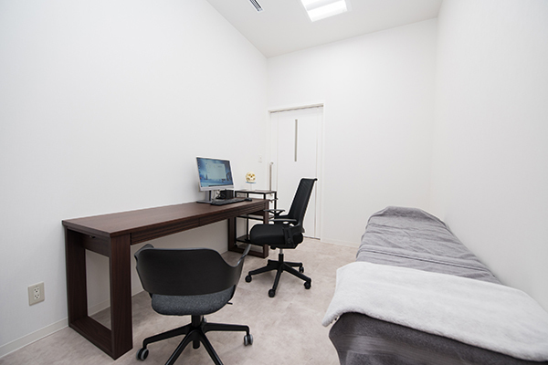 U CLINIC SHINJUKU 渋谷区 親切、丁寧をモットーに親身な診察を行う