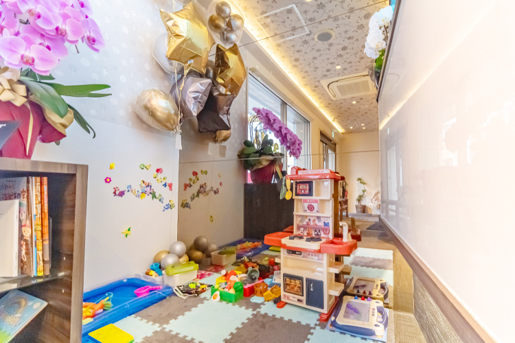 横浜アリス歯科・矯正歯科 横浜市保土ケ谷区 キッズルーム完備で子ども連れでの通院もしやすい