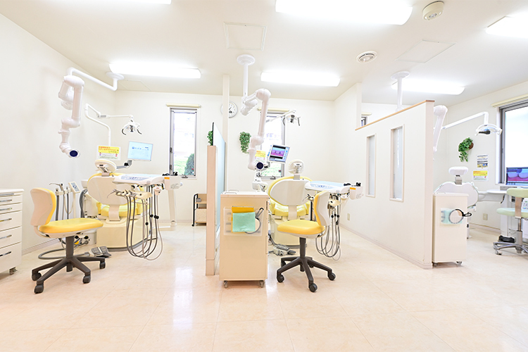 光安歯科 足立区 バリアフリー設計で車いすやベビーカーがスムーズに出入りできる