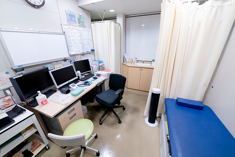 田代内科クリニック 世田谷区 診察室。親切丁寧に、幅広く内科を診療している