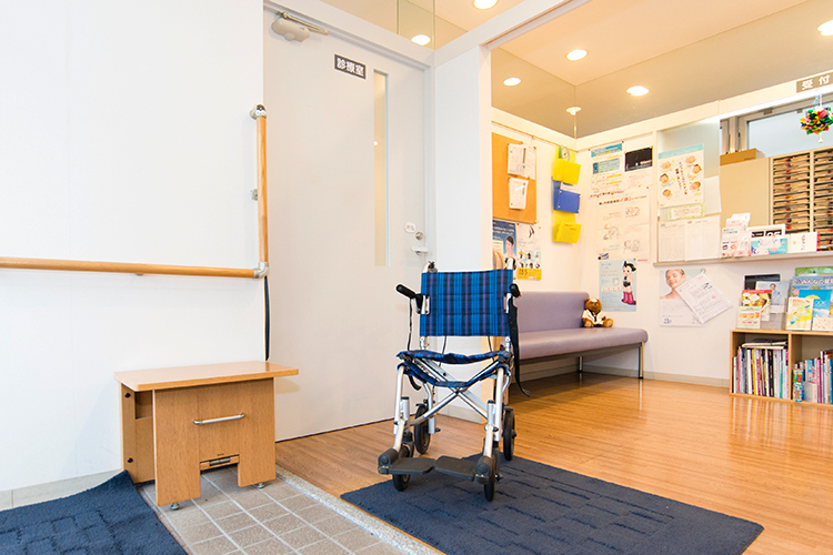 富岡西クリニック 横浜市金沢区 院内はバリアフリーで安心