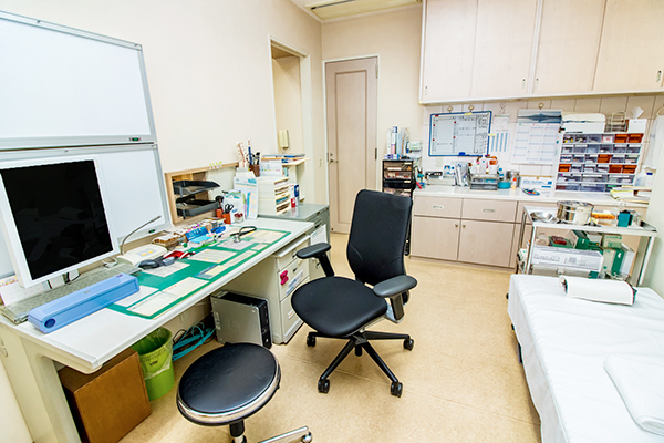 瀬戸本医院 神戸市灘区 夜間、休日問わず、電話一本で駆けつけ、患者からの信頼も厚い