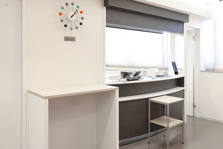 大宮胃腸内科クリニック さいたま市大宮区 接客マナーの講習を受けたスタッフが丁寧に対応してくれる