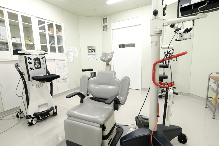 あかなべ眼科 岐阜市 院長は大学病院や地域の総合病院に勤務し、手術を数多く経験