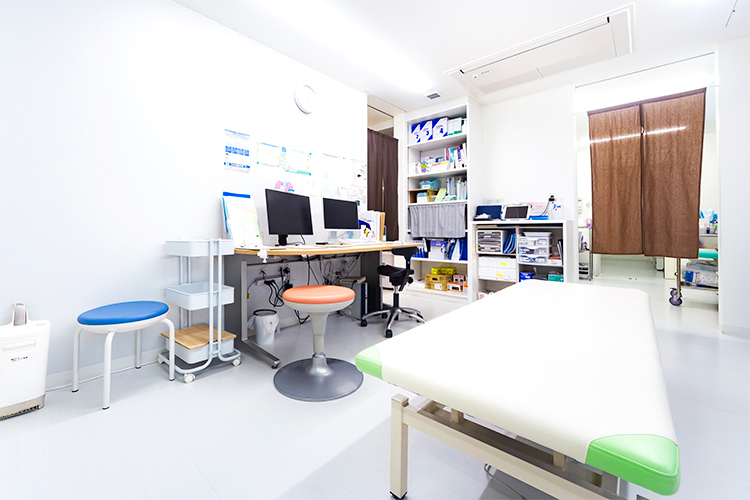 雲南うめき整形外科 雲南市 患者の話を丁寧に聞き、できるだけ手術をしない治療方針を立てる