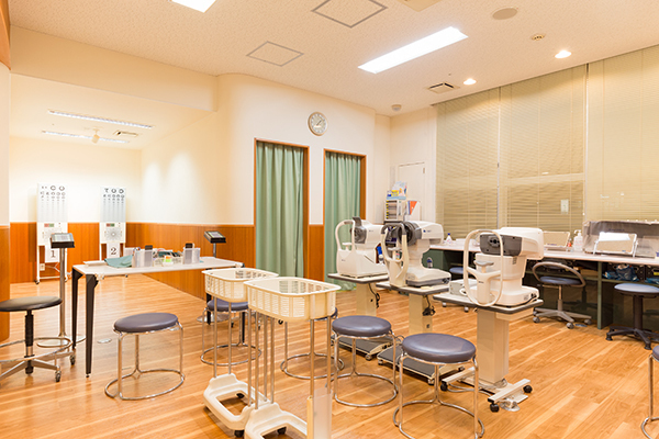 新神戸ひろせ眼科 神戸市中央区 定期的な眼底検査、視野検査で早期発見し早期治療につなげる