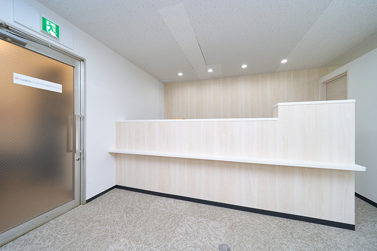 池袋駅前こころとからだのクリニック 豊島区 広々とした待合室