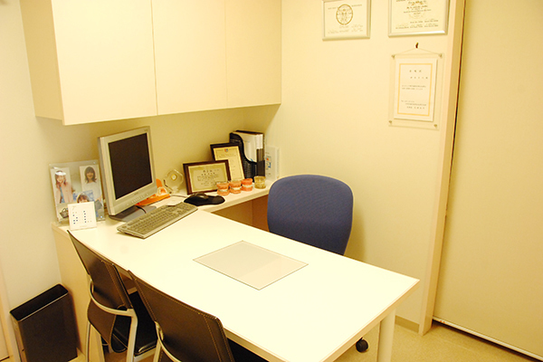 神保矯正歯科 川崎市高津区 矯正装置にはバリエーション豊富なブラケットを使用