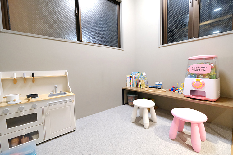 鶴瀬ヒロデンタルクリニック 富士見市 キッズスペースも設置され子連れも安心