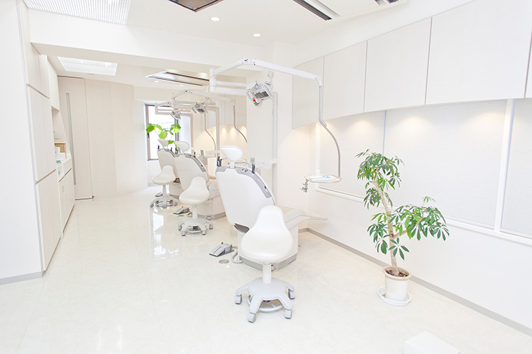 二子玉川駅前矯正歯科 世田谷区 白を基調とした清潔感あふれる診察室