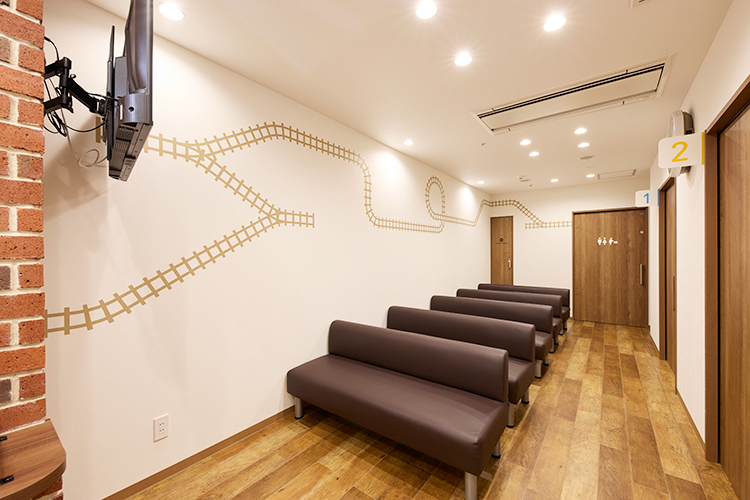 新川崎こどもと家族のクリニック 川崎市幸区 感染症の症状のある患者と動線を分けるなど、感染症対策を実施