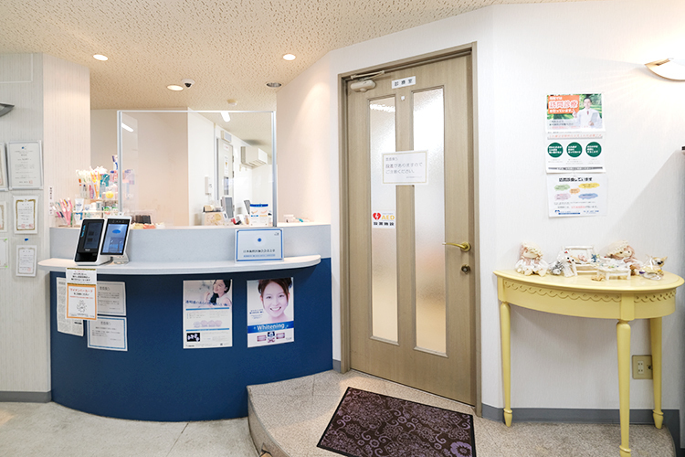まるやま歯科クリニック 目黒区 「自宅のような雰囲気」がコンセプトのカウンセリングスペース