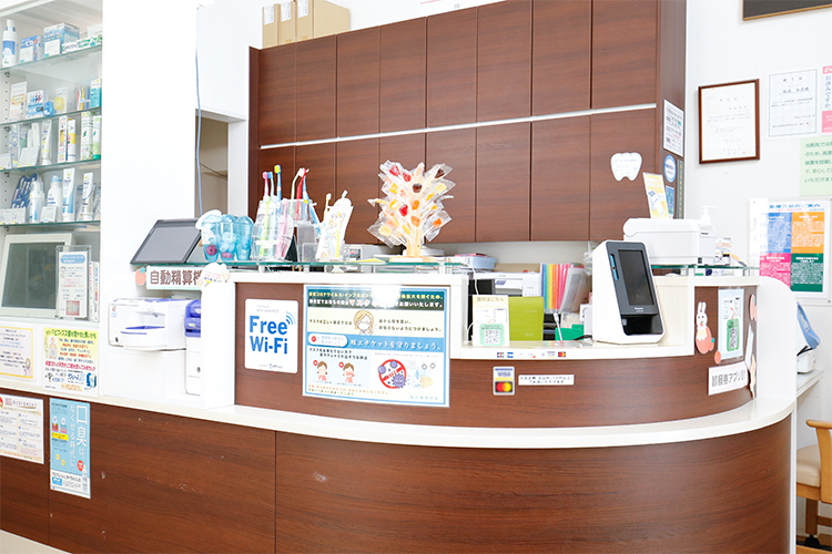 坂詰歯科・矯正歯科 行田市 明るいスタッフが対応してくれる