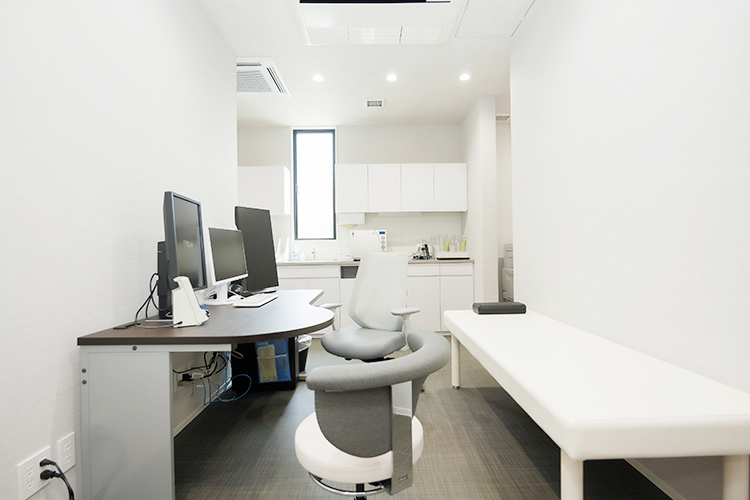 13あさいクリニック 西尾市 二診体制で診察している