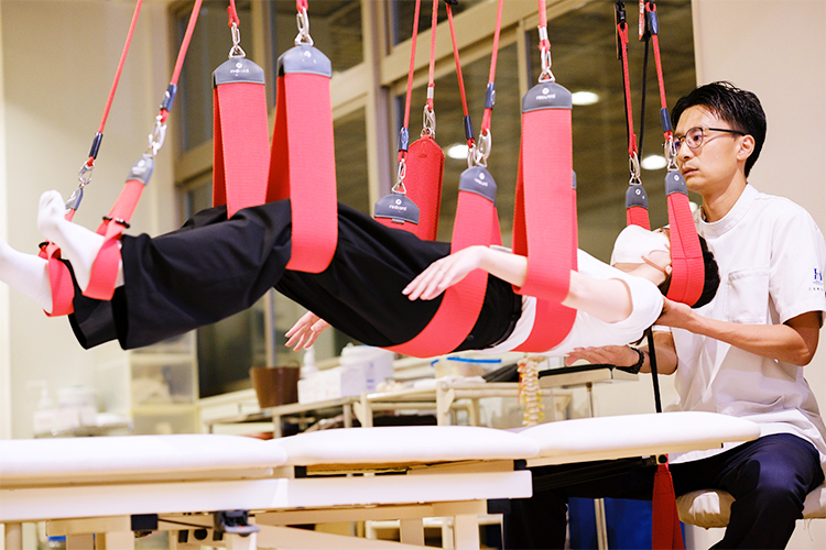 広尾整形外科 渋谷区 重力の負荷を軽減しながら機能改善をめざす運動療法も取り入れる