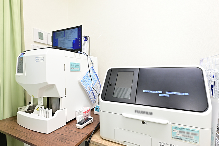 お茶の水橋交番横クリニック 千代田区 各種検査に柔軟に対応できるよう、機器が充実している
